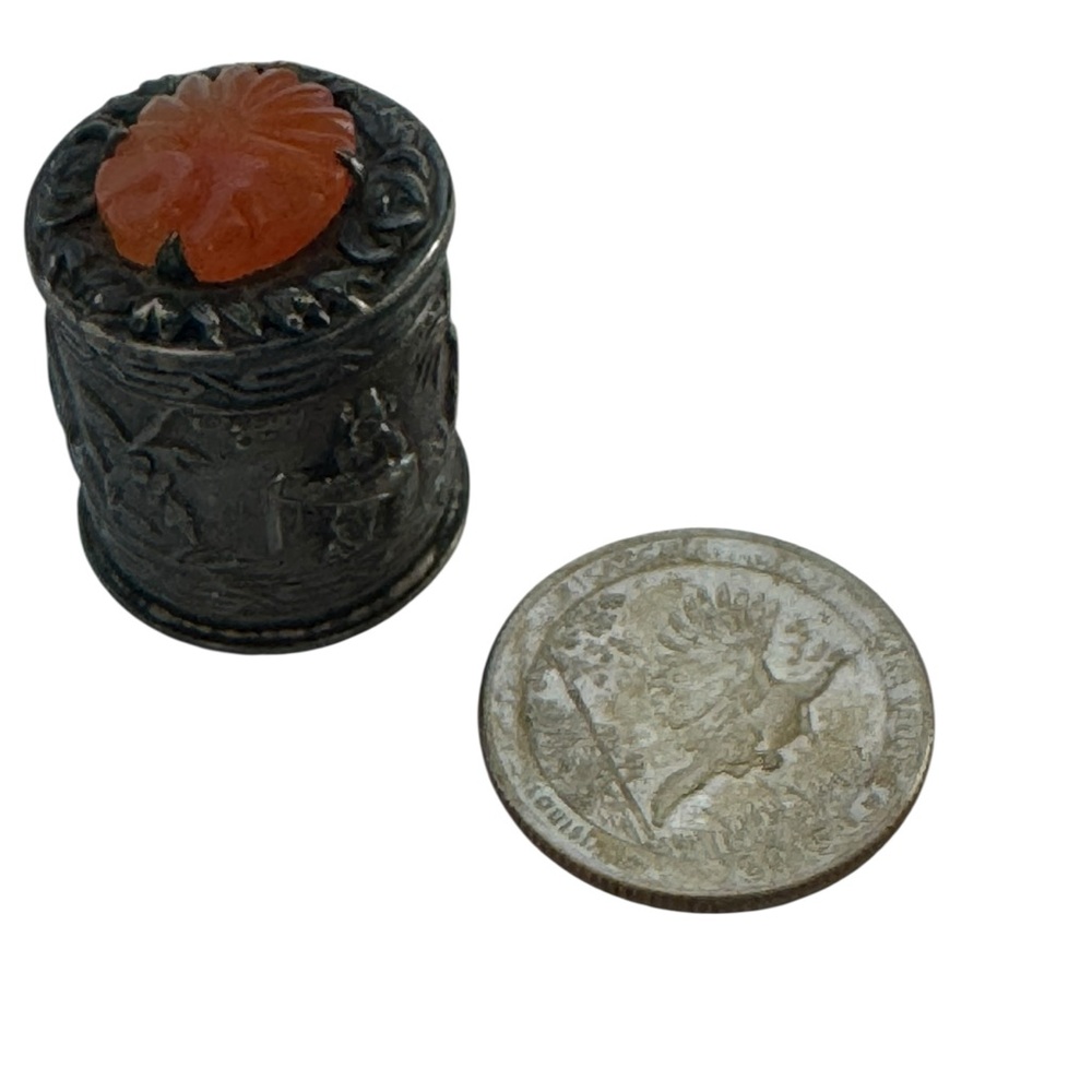 Vintage Chinese Silver Thimble Holder with Carved Carnelian Top - Picture 5 of 10